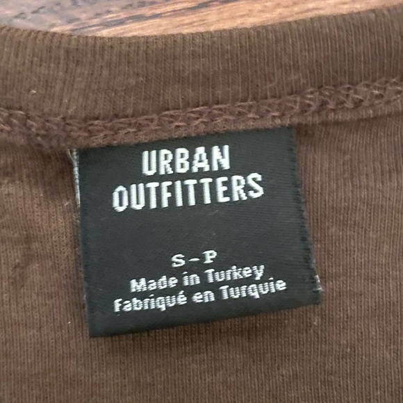 Urban cropped graphic tee - Picture 2 of 2